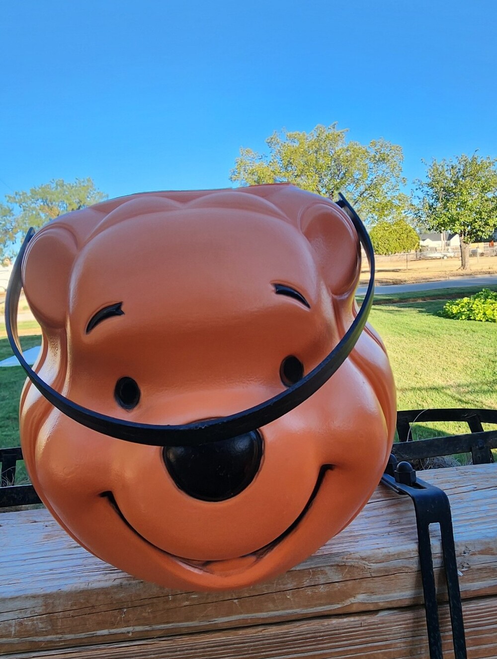 1999 Disney Winnie the Pooh Halloween Blow Mold Pumpkin Bucket Pail Candy